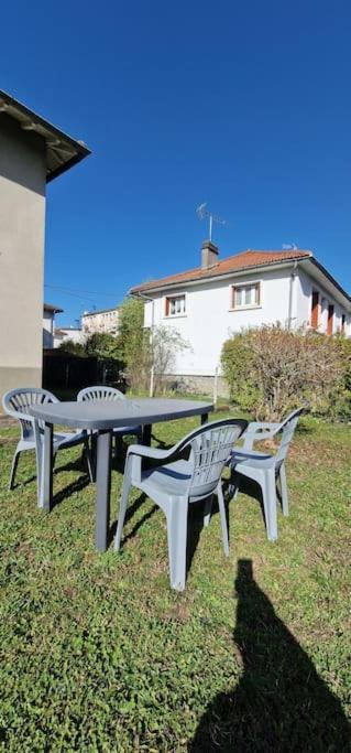 Maison Aurillac - 2 Chambres - Parking Gratuit Buitenkant foto