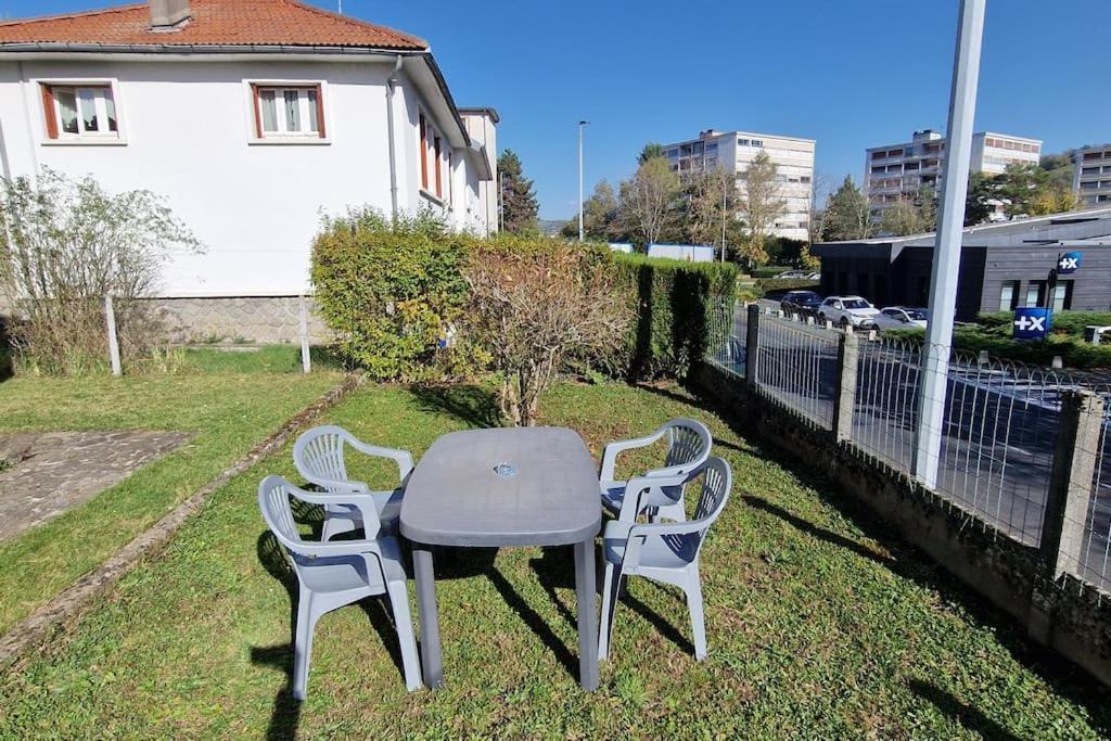 Maison Aurillac - 2 Chambres - Parking Gratuit Buitenkant foto